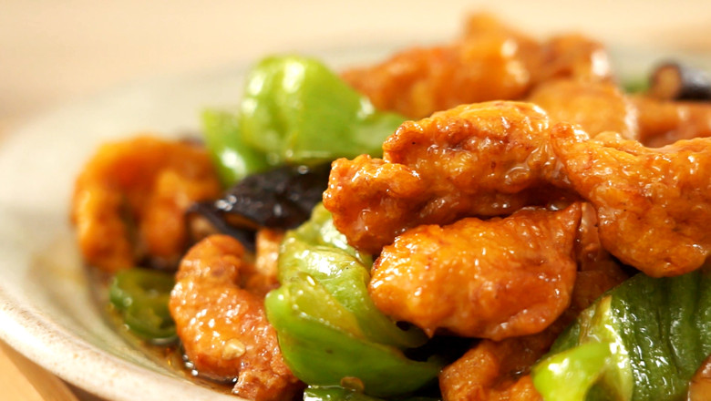 雞腿燴鮮菇【孔老師教做菜】的做法-家常味炒菜譜-易網健康養生網 雞腿燴鮮菇【孔老師教做菜】的做法-家常味炒菜譜