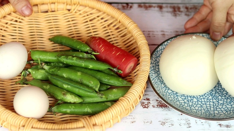 素炒饅頭丁的做法-家常味炒菜譜-易網<a href=http://www.jsjjzhkt.cn/ target=_blank class=infotextkey>健康養生</a>網 素炒饅頭丁的做法-家常味炒菜譜