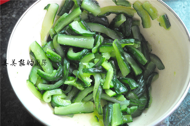 拌黃瓜的做法-家常味拌菜譜-易網(wǎng)健康養(yǎng)生網(wǎng) 拌黃瓜的做法-家常味拌菜譜