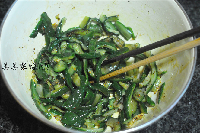 拌黃瓜的做法-家常味拌菜譜-易網(wǎng)健康養(yǎng)生網(wǎng) 拌黃瓜的做法-家常味拌菜譜