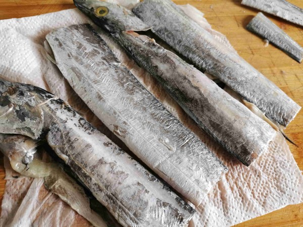 香辣帶魚的做法-香辣味烤菜譜-易網健康養生網 香辣帶魚的做法-香辣味烤菜譜