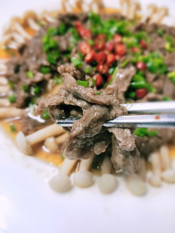 《白玉菇蒸牛肉》的做法-家常味蒸菜譜-易網健康養生網 《白玉菇蒸牛肉》的做法-家常味蒸菜譜