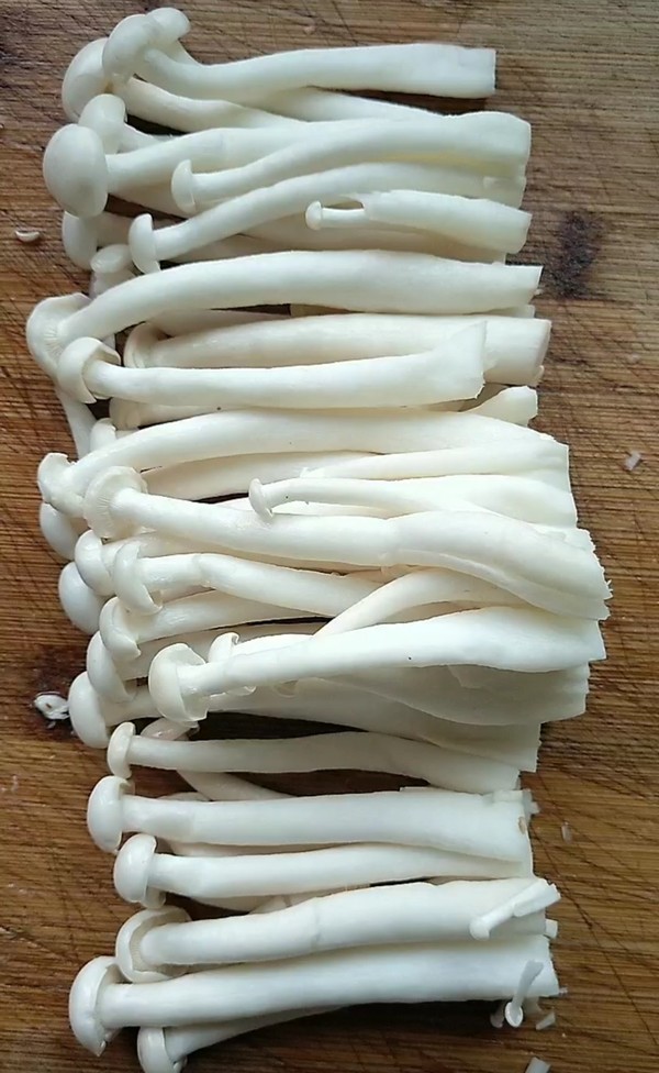 《白玉菇蒸牛肉》的做法-家常味蒸菜譜-易網健康養生網 《白玉菇蒸牛肉》的做法-家常味蒸菜譜