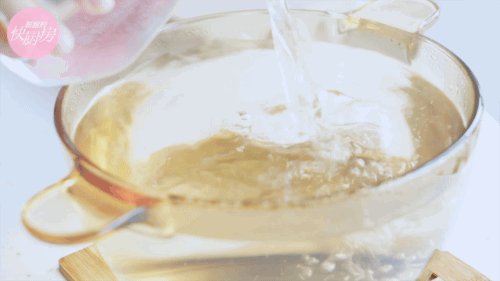 溫泉蛋牛肉飯的做法-家常味炒菜譜-易網健康養生網 溫泉蛋牛肉飯的做法-家常味炒菜譜