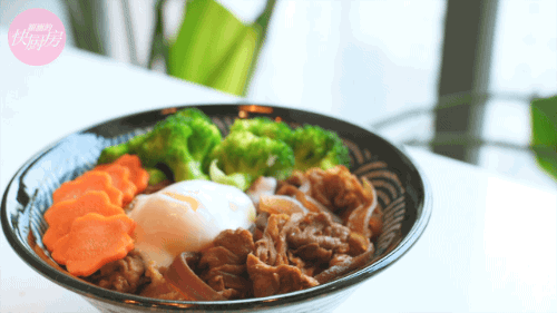 溫泉蛋牛肉飯的做法-家常味炒菜譜-易網健康養生網 溫泉蛋牛肉飯的做法-家常味炒菜譜