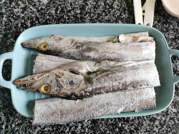 香辣帶魚的做法-香辣味烤菜譜-易網健康養生網 香辣帶魚的做法-香辣味烤菜譜