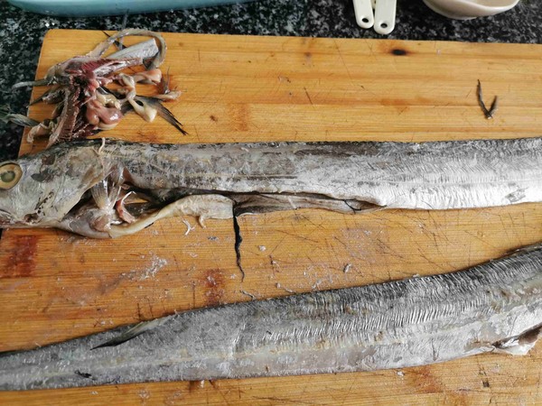 香辣帶魚的做法-香辣味烤菜譜-易網健康養生網 香辣帶魚的做法-香辣味烤菜譜