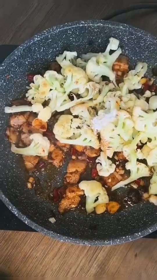 家常版干鍋有機菜花的做法-香辣味炒菜譜-易網健康養生網 家常版干鍋有機菜花的做法-香辣味炒菜譜