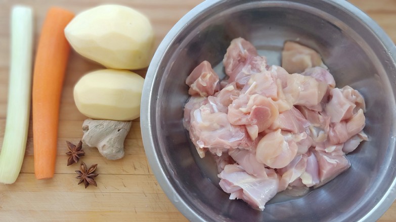 雞腿燉土豆的做法-醬香味燉菜譜-易網(wǎng)<a href=http://www.jsjjzhkt.cn/ target=_blank class=infotextkey>健康養(yǎng)生</a>網(wǎng) 雞腿燉土豆的做法-醬香味燉菜譜