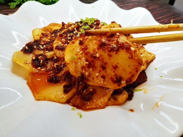 風味土豆片的做法-麻辣味煎菜譜-易網健康養(yǎng)生網 風味土豆片的做法-麻辣味煎菜譜