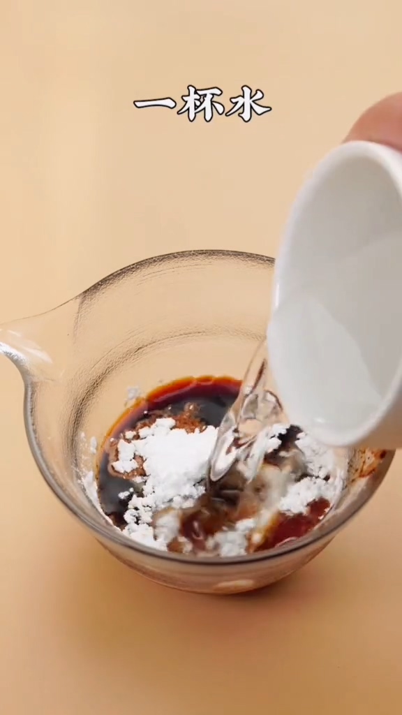 京醬肉絲卷的做法-醬香味炒菜譜-易網健康養(yǎng)生網 京醬肉絲卷的做法-醬香味炒菜譜