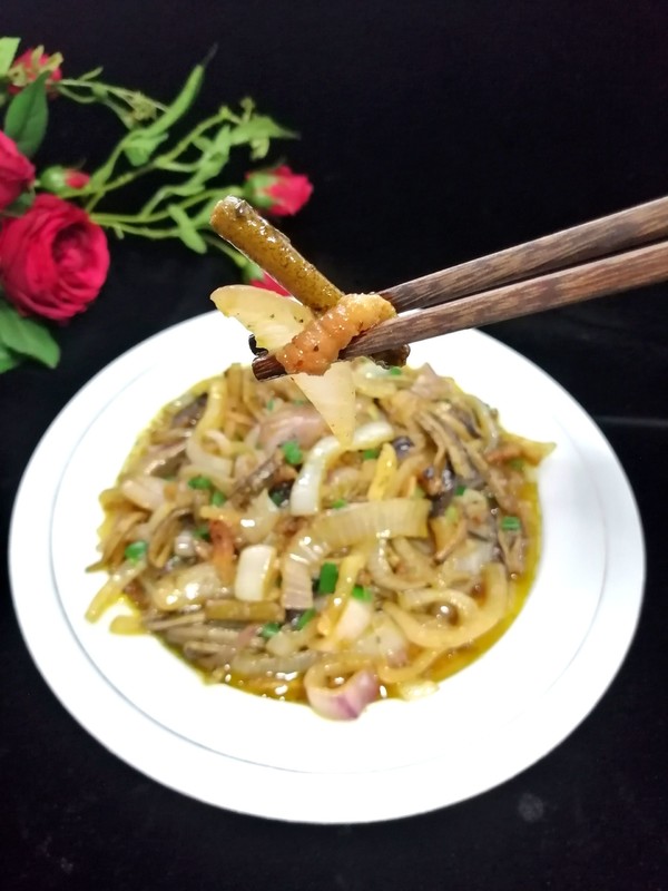 洋蔥炒鱔絲的做法-家常味炒菜譜-易網(wǎng)健康養(yǎng)生網(wǎng) 洋蔥炒鱔絲的做法-家常味炒菜譜