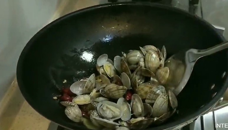 家常風味花蛤的做法-家常味燒菜譜