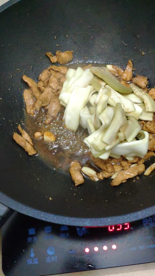 肉絲茄子的做法-家常味炒菜譜