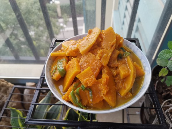 青椒炒南瓜的做法-家常味炒菜譜-易網健康養生網 青椒炒南瓜的做法-家常味炒菜譜