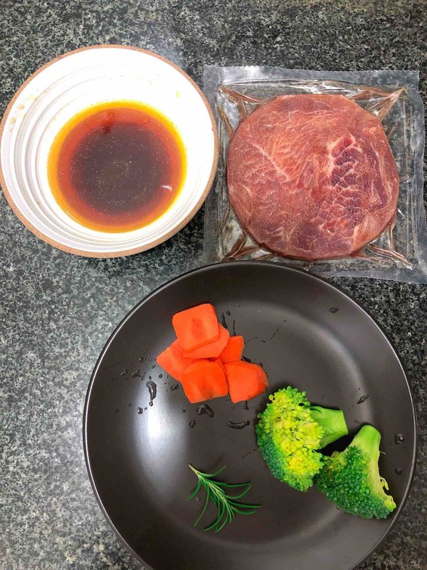 秘制香煎牛排的做法-咸鮮味煎菜譜-易網(wǎng)<a href=http://www.jsjjzhkt.cn/ target=_blank class=infotextkey>健康養(yǎng)生</a>網(wǎng) 秘制香煎牛排的做法-咸鮮味煎菜譜