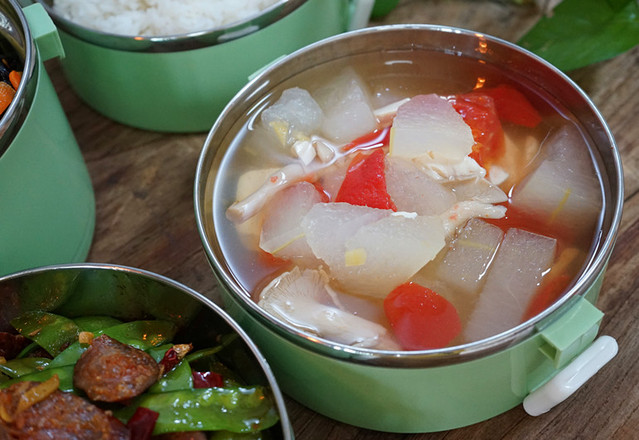 芹菜木耳炒雞蛋的做法-家常味炒菜譜-易網健康養生網 芹菜木耳炒雞蛋的做法-家常味炒菜譜