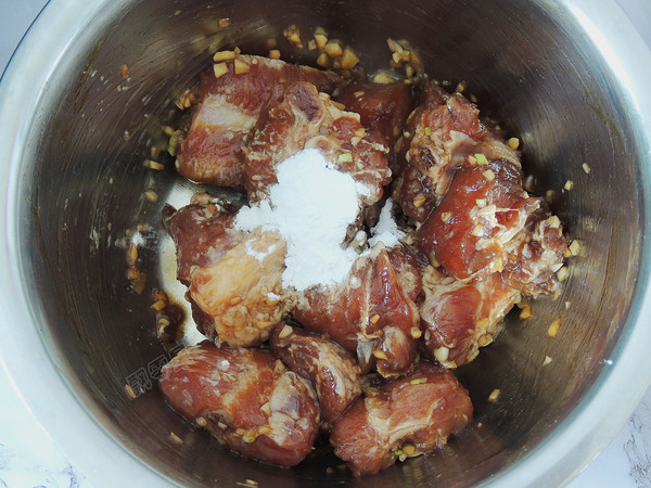 木耳蒸排骨的做法-家常味蒸菜譜