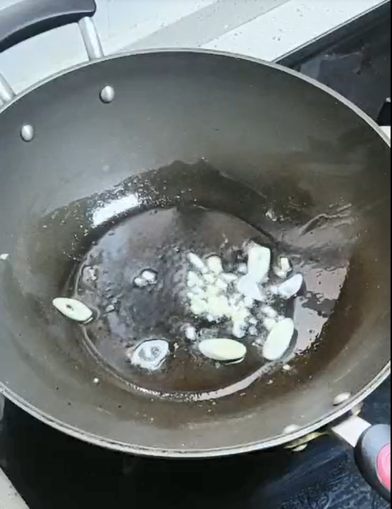 西紅柿木耳炒蛋的做法-酸甜味炒菜譜-易網健康養生網 西紅柿木耳炒蛋的做法-酸甜味炒菜譜