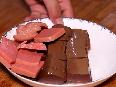 毛血旺的做法-家常味煮菜譜-易網<a href=http://www.jsjjzhkt.cn/ target=_blank class=infotextkey>健康養生</a>網 毛血旺的做法-家常味煮菜譜