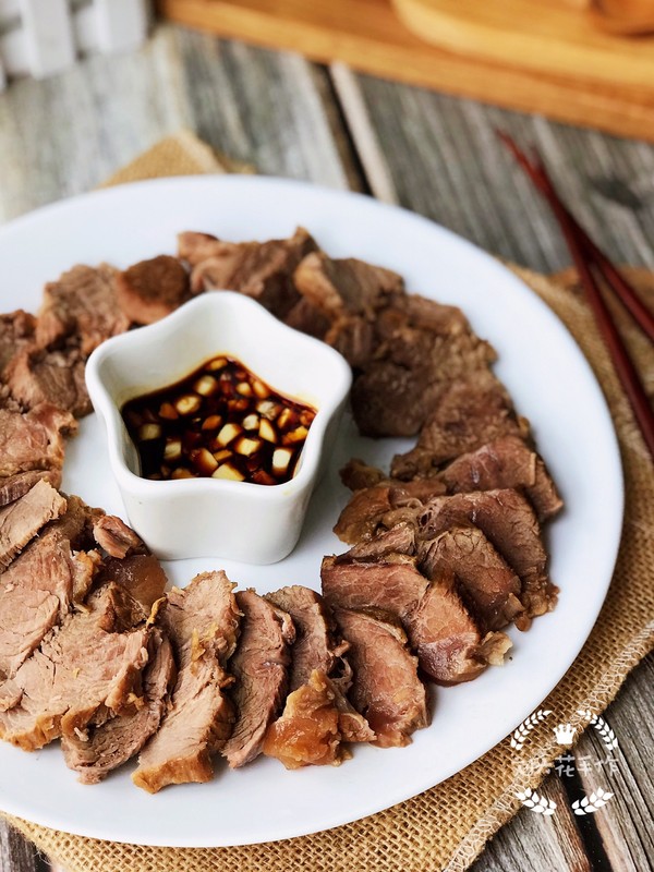 家庭版醬牛肉的做法-家常味燉菜譜-易網(wǎng)健康養(yǎng)生網(wǎng) 家庭版醬牛肉的做法-家常味燉菜譜