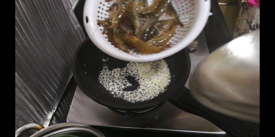 紅酒蝦的做法-其它口味炒菜譜-易網(wǎng)健康養(yǎng)生網(wǎng) 紅酒蝦的做法-其它口味炒菜譜