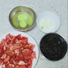 西紅柿木耳炒蛋的做法-酸甜味炒菜譜