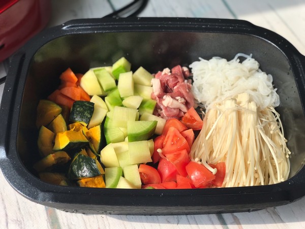 什錦牛肉鍋的做法-家常味煮菜譜-易網<a href=http://www.jsjjzhkt.cn/ target=_blank class=infotextkey>健康養生</a>網 什錦牛肉鍋的做法-家常味煮菜譜