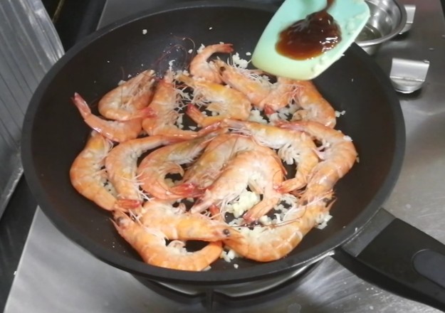 紅酒蝦的做法-其它口味炒菜譜-易網(wǎng)健康養(yǎng)生網(wǎng) 紅酒蝦的做法-其它口味炒菜譜