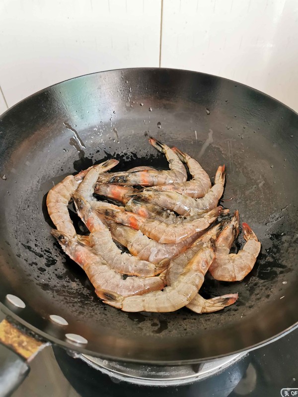 紅燒大蝦的做法-咸鮮味燒菜譜-易網健康養生網 紅燒大蝦的做法-咸鮮味燒菜譜