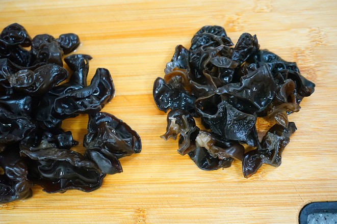 芹菜木耳炒雞蛋的做法-家常味炒菜譜-易網<a href=http://www.jsjjzhkt.cn/ target=_blank class=infotextkey>健康養生</a>網 芹菜木耳炒雞蛋的做法-家常味炒菜譜