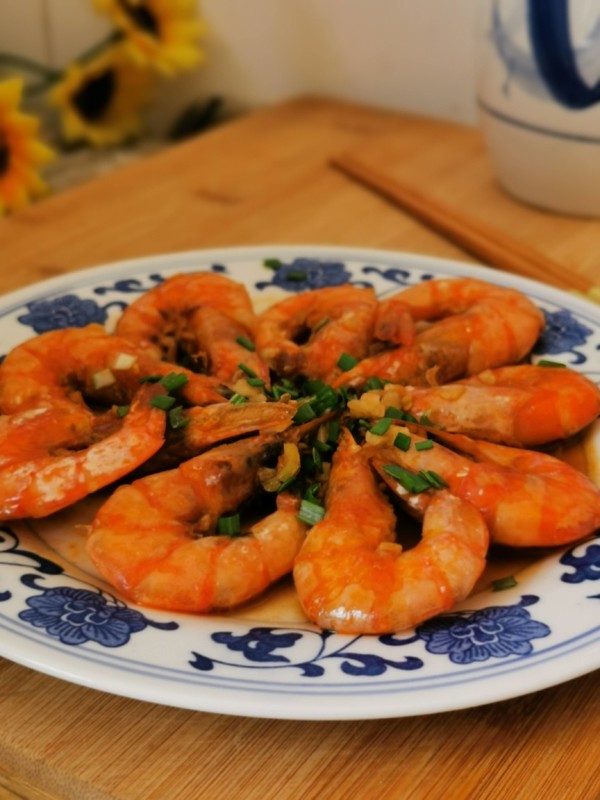 紅燒大蝦的做法-咸鮮味燒菜譜-易網健康養生網 紅燒大蝦的做法-咸鮮味燒菜譜