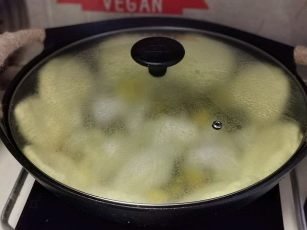 蔬菜燉牛肉貼餅子的做法-家常味燉菜譜