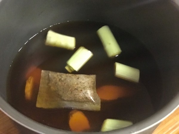 家庭版醬牛肉的做法-家常味燉菜譜-易網(wǎng)健康養(yǎng)生網(wǎng) 家庭版醬牛肉的做法-家常味燉菜譜