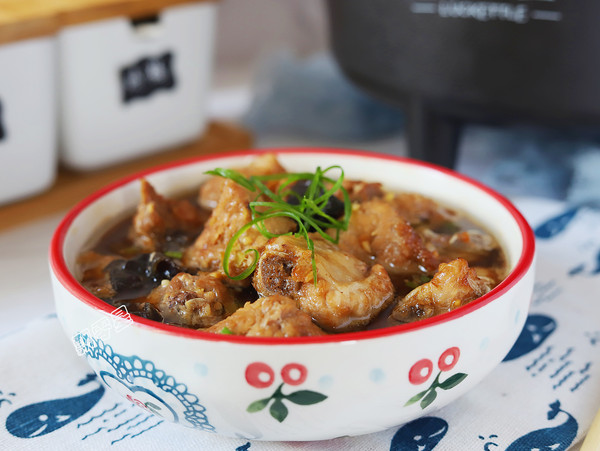 木耳蒸排骨的做法-家常味蒸菜譜