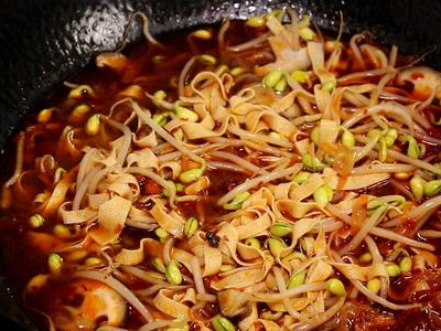 毛血旺的做法-家常味煮菜譜-易網健康養生網 毛血旺的做法-家常味煮菜譜