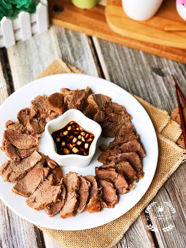 家庭版醬牛肉的做法-家常味燉菜譜-易網(wǎng)健康養(yǎng)生網(wǎng) 家庭版醬牛肉的做法-家常味燉菜譜