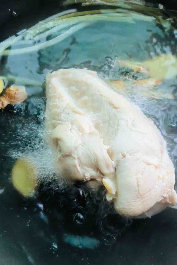 涼拌雞絲的做法-香辣味拌菜譜-易網(wǎng)<a href=http://www.jsjjzhkt.cn/ target=_blank class=infotextkey>健康養(yǎng)生</a>網(wǎng) 涼拌雞絲的做法-香辣味拌菜譜