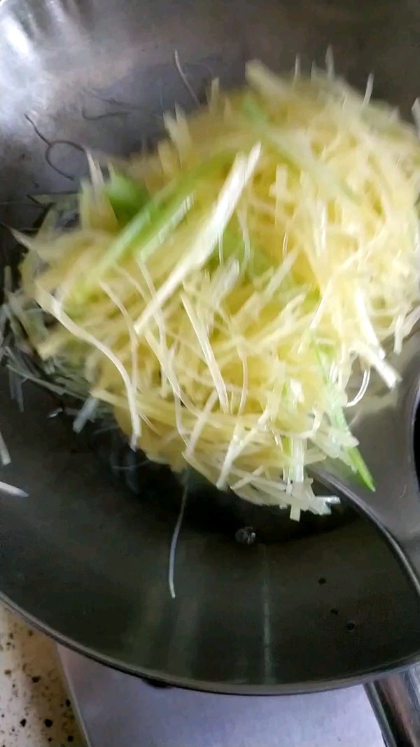 酸辣爽口土豆絲的做法-酸辣味拌菜譜