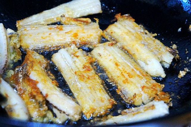 香煎帶魚的做法-咸鮮味煎菜譜-易網健康養生網 香煎帶魚的做法-咸鮮味煎菜譜