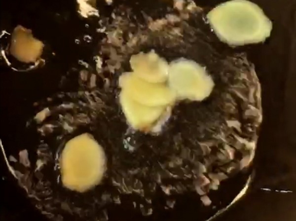 香菇炒芥蘭的做法-家常味炒菜譜-易網(wǎng)健康養(yǎng)生網(wǎng) 香菇炒芥蘭的做法-家常味炒菜譜