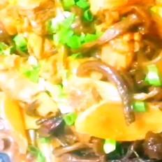 雞腿燉蘑菇的做法-家常味燉菜譜