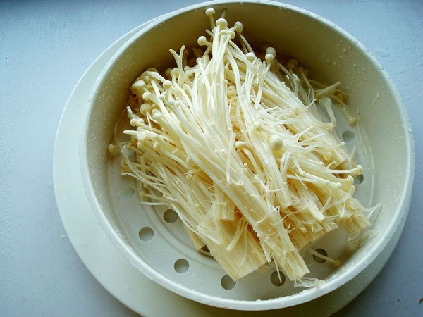 麻辣金針肥牛的做法-麻辣味煮菜譜-易網(wǎng)健康養(yǎng)生網(wǎng) 麻辣金針肥牛的做法-麻辣味煮菜譜