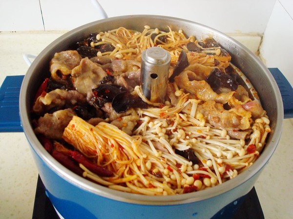 麻辣金針肥牛的做法-麻辣味煮菜譜-易網(wǎng)健康養(yǎng)生網(wǎng) 麻辣金針肥牛的做法-麻辣味煮菜譜