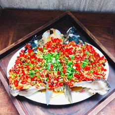 拿的出手的宴客菜，剁椒魚頭，超下飯零失敗的做法-咸鮮味蒸菜譜