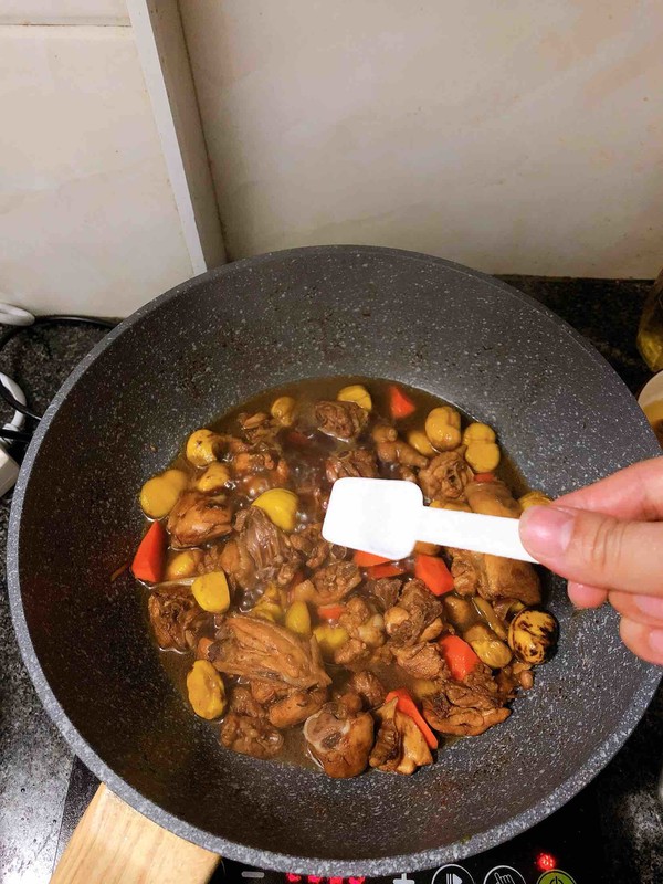 板栗燒雞的做法-醬香味燒菜譜-易網健康養生網 板栗燒雞的做法-醬香味燒菜譜