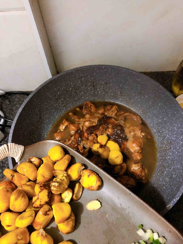 板栗燒雞的做法-醬香味燒菜譜-易網健康養生網 板栗燒雞的做法-醬香味燒菜譜