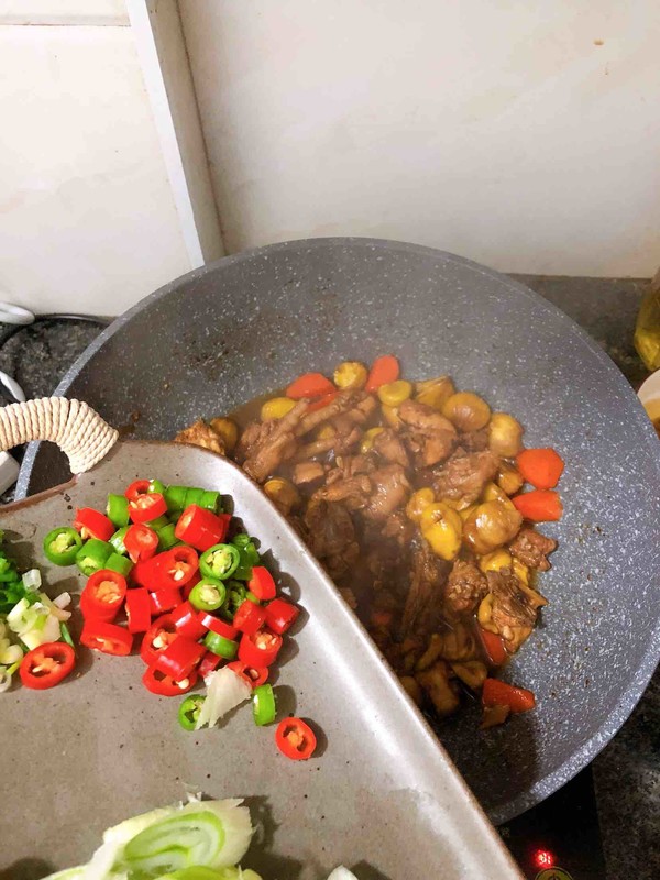 板栗燒雞的做法-醬香味燒菜譜-易網健康養生網 板栗燒雞的做法-醬香味燒菜譜