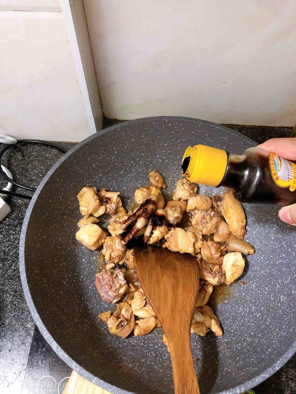 板栗燒雞的做法-醬香味燒菜譜-易網健康養生網 板栗燒雞的做法-醬香味燒菜譜