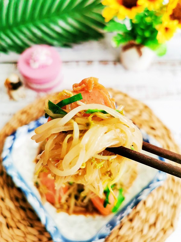 豆芽炒香腸的做法-咸鮮味炒菜譜-易網健康養生網 豆芽炒香腸的做法-咸鮮味炒菜譜
